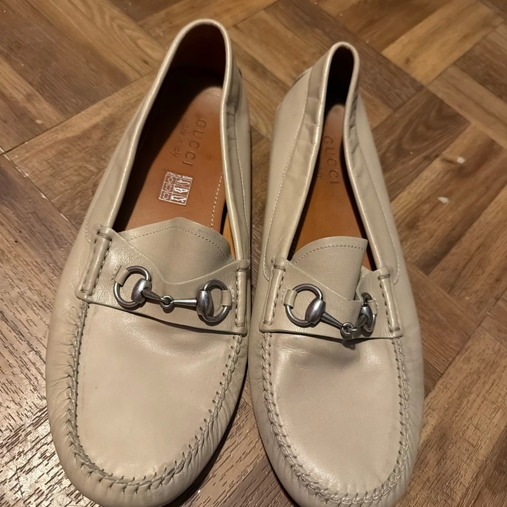 Gucci Men's Beige Leather Loafers